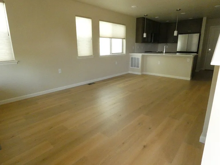 125 Doudy Ct — Photo 3