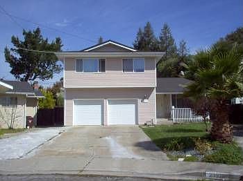 1st image of 23920 Sunnybank Pl