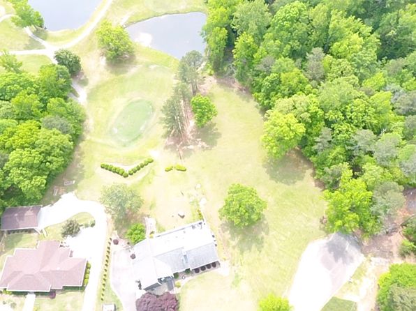 1323 Fairway Dr, Elberton, GA 30635