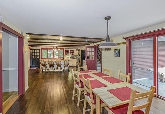 3rd image of 17 Forest Park Dr
