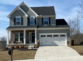 8017 Valley Crossing Dr, Cincinnati, OH 45247