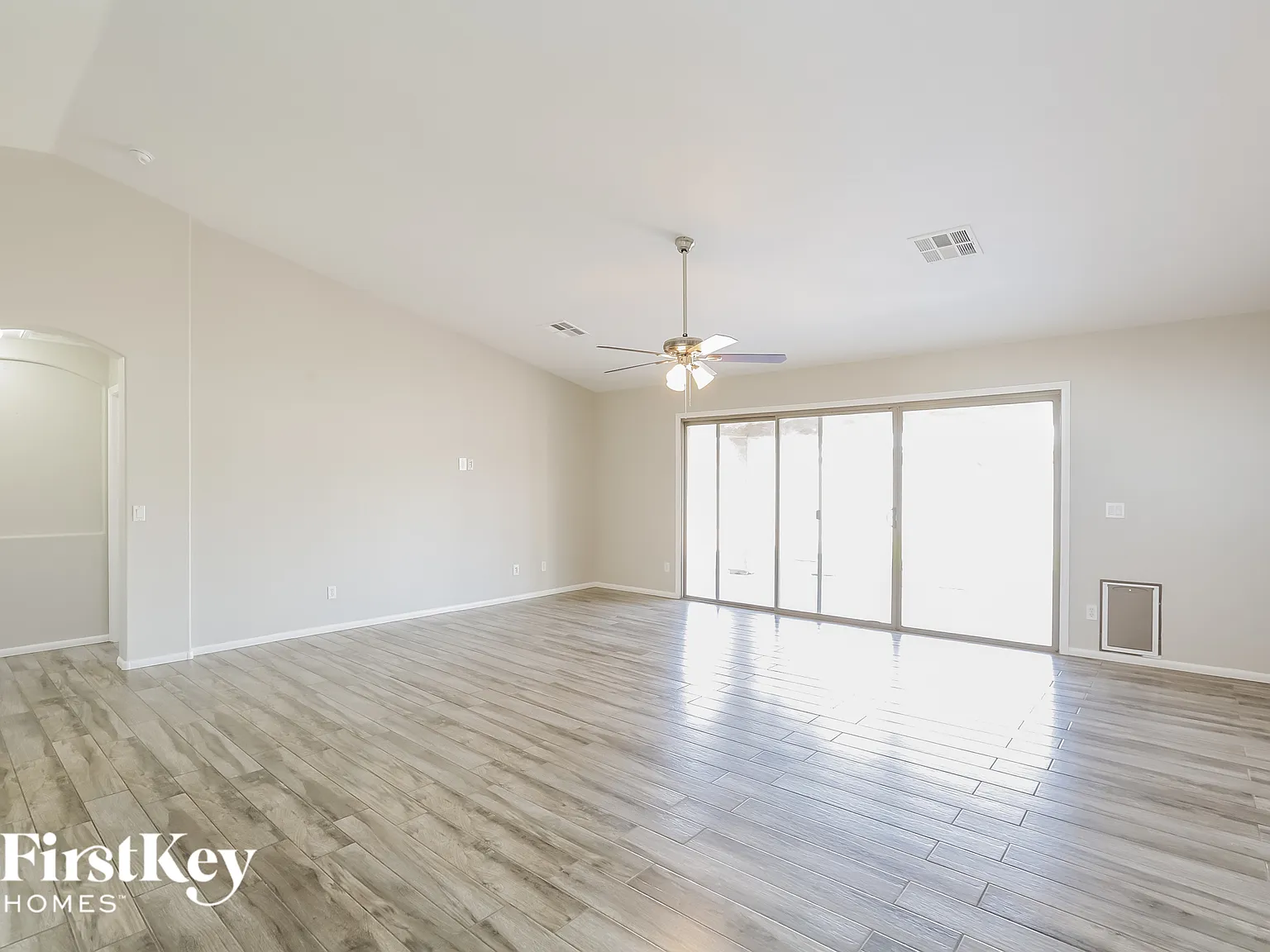 3 bed, 2.0 bath, 1549 sqft, $2,050 — Photo 4