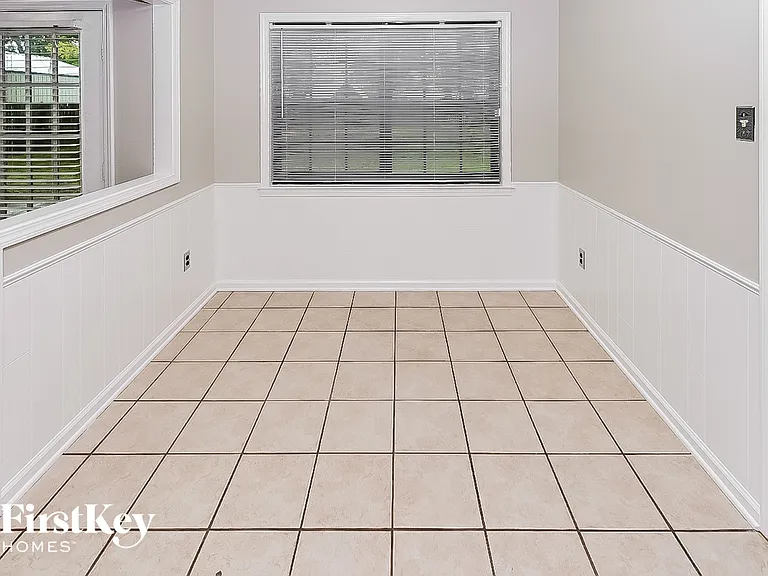 7066 Scepter Dr — Photo 5