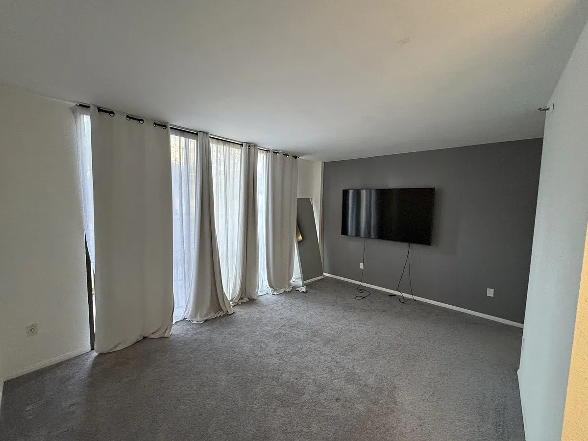 Building Photo - 1333 8th Ave #103