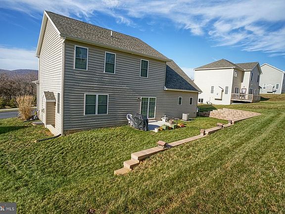2nd image of 4 Grandview Dr