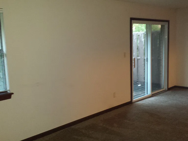 505B Columbia Dr — Photo 2