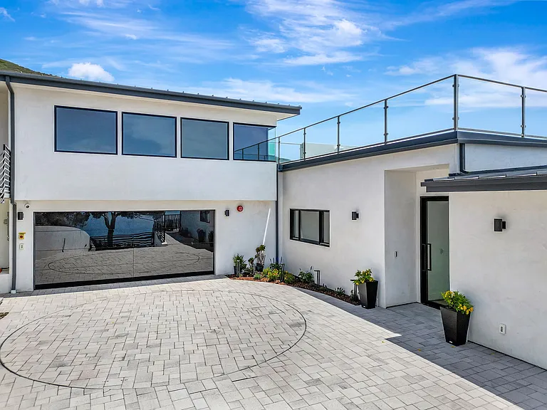 5402 Horizon Dr — Photo 6