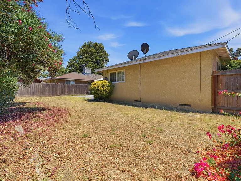 2519 E Buckingham Way — Photo 25