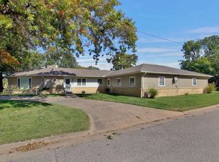 302 N Daily St, Mount Hope, KS 67108