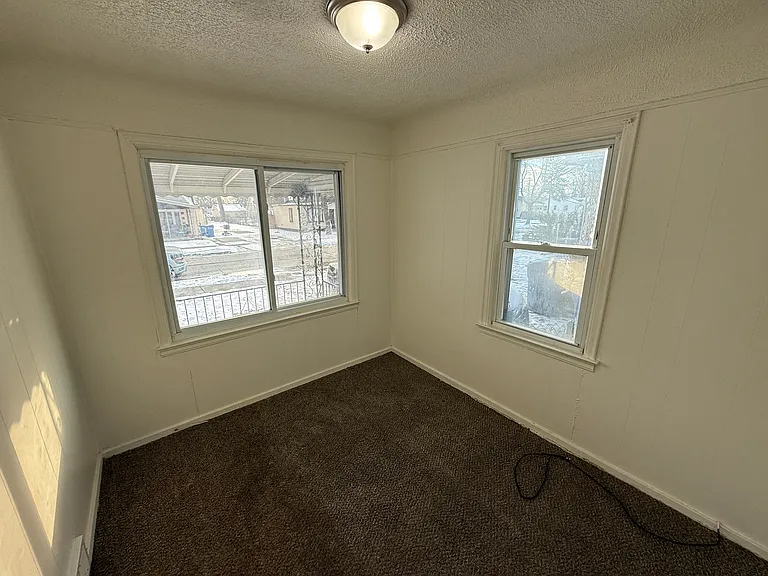 11377 Sherman Ave — Photo 5
