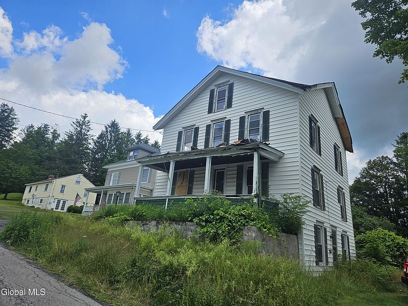 4th image of 8 Elm Street