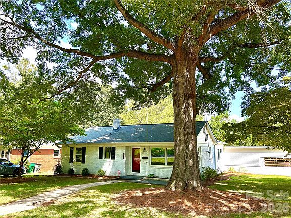 4th image of 2255 Falmouth Rd