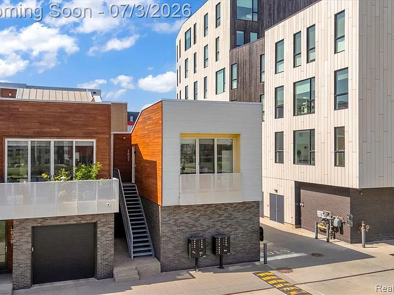 2637 Brush St — Photo 3