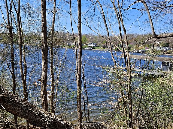 2nd image of 5 Longview Estates Dr