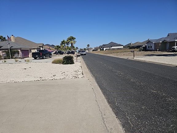 4th image of 15525 Escapade St