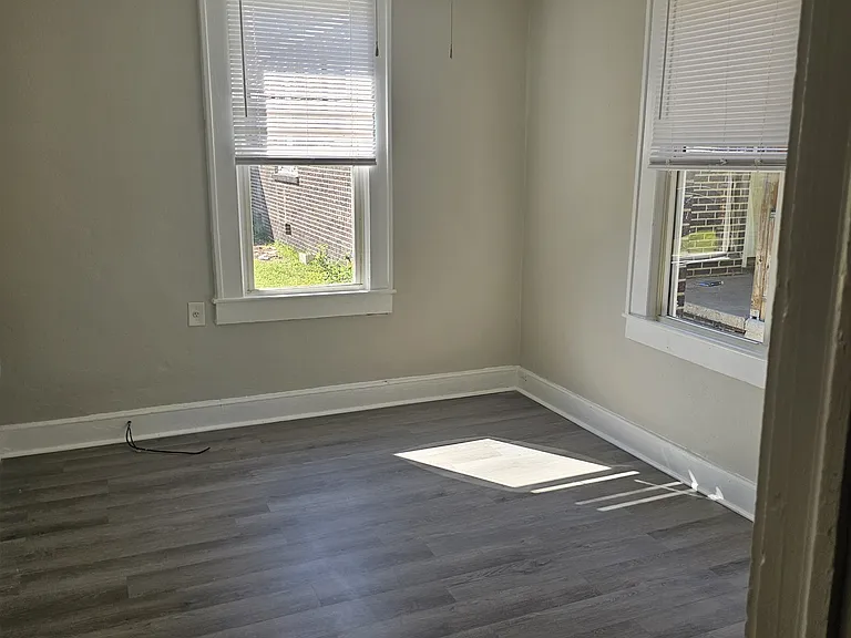 451 E Eufaula St #B — Photo 4