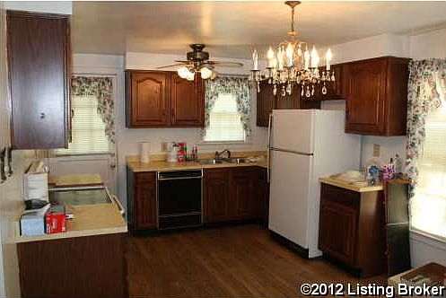 4th image of 819 10th St