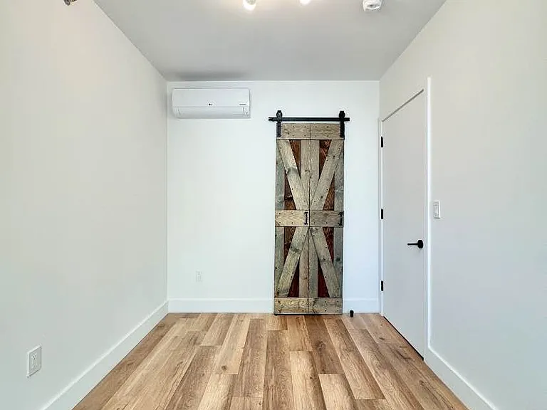 16 Howard Ave #2A — Photo 6