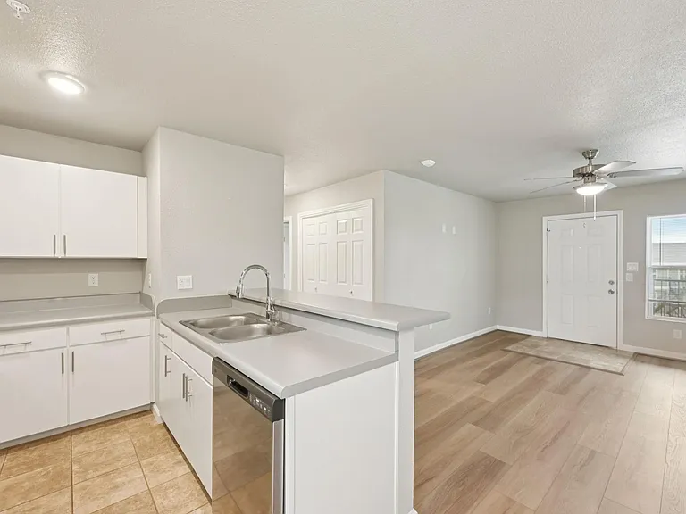 258 Plez Morgan Dr #E — Photo 15