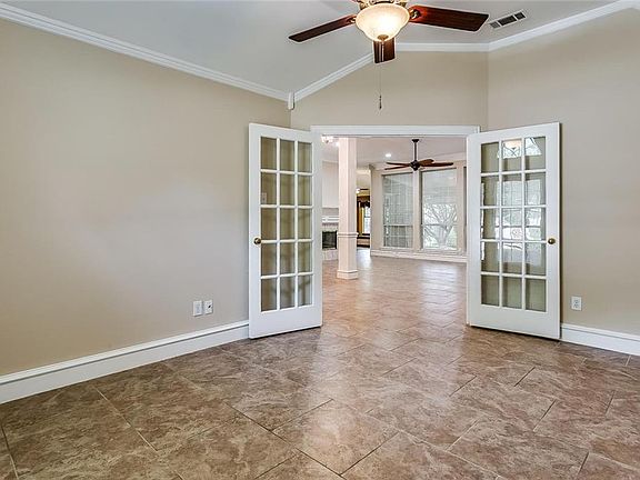 4th image of 1101 Oak Valley Dr