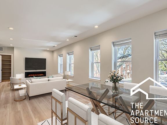 3rd image of 5036 N Rockwell St #1N