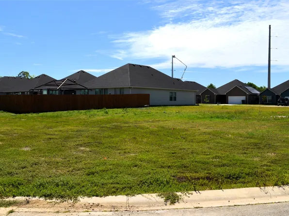 321 Preston Rd, Mabank, TX 75147