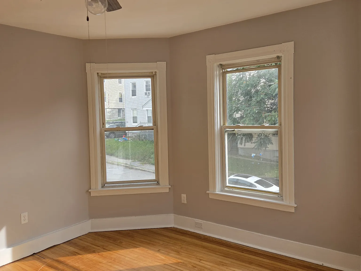 4 bed, 1400 sqft, $2,500 — Photo 3