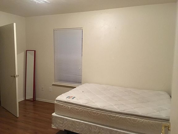 5th image of 1104 Brandywine Ln Unit 4