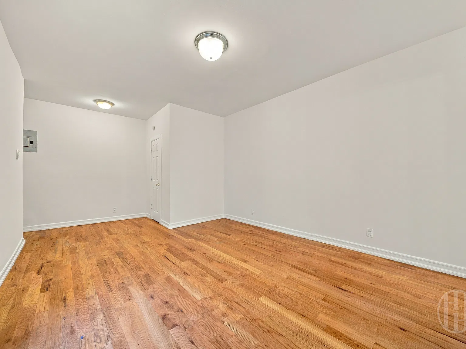 39 East 17th Street — Photo 2