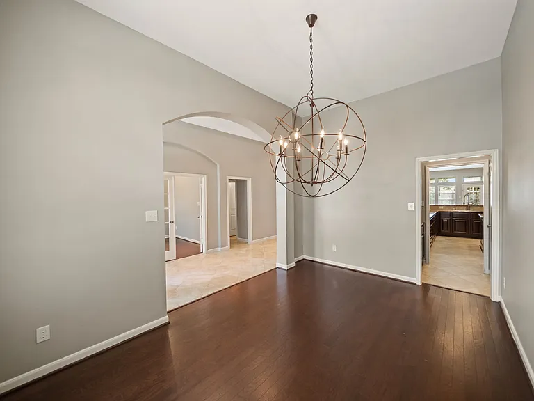 2818 Red Maple Dr — Photo 10