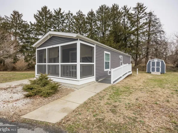 6 Providence Dr, Clayton, DE 19938