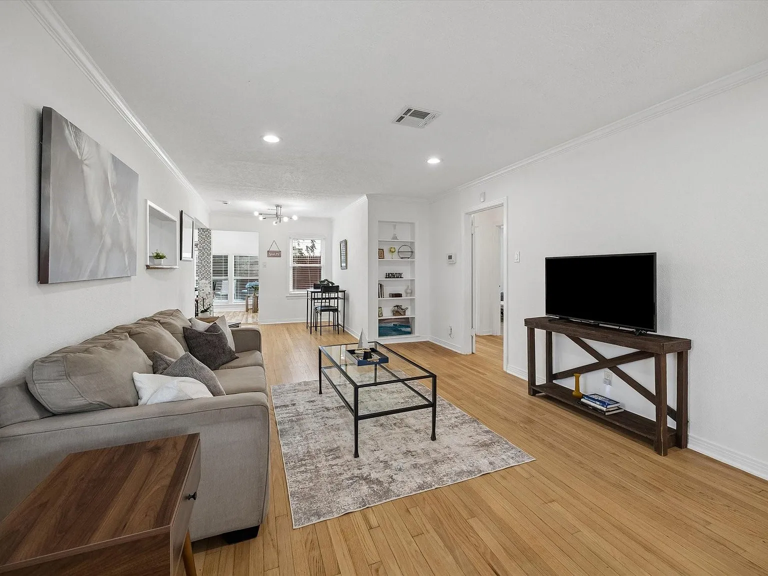 3 bed, 2.0 bath, 1483 sqft, $3,195 — Photo 4
