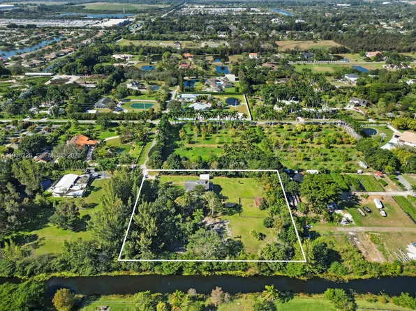 18901 SW 59th St, Southwest Ranches, FL 33332