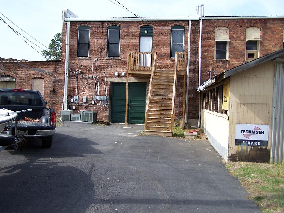 Outside Parking & Stairs