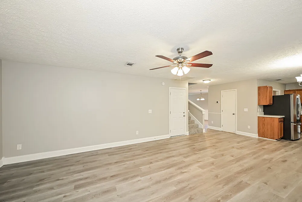 3 bed, 2.5 bath, 2460 sqft, $2,675 — Photo 4