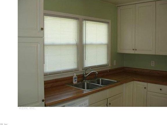 2nd image of 2213 Sedgewick Dr
