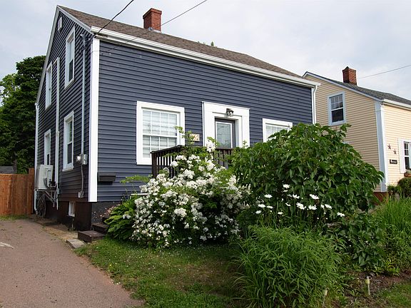 2nd image of 62 Russell St