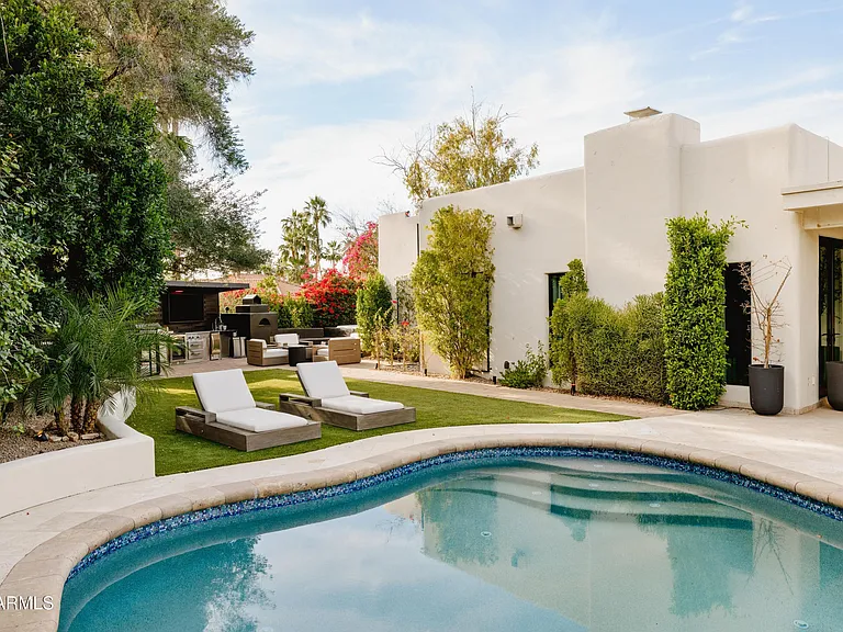 10011 E Windrose Dr — Photo 42