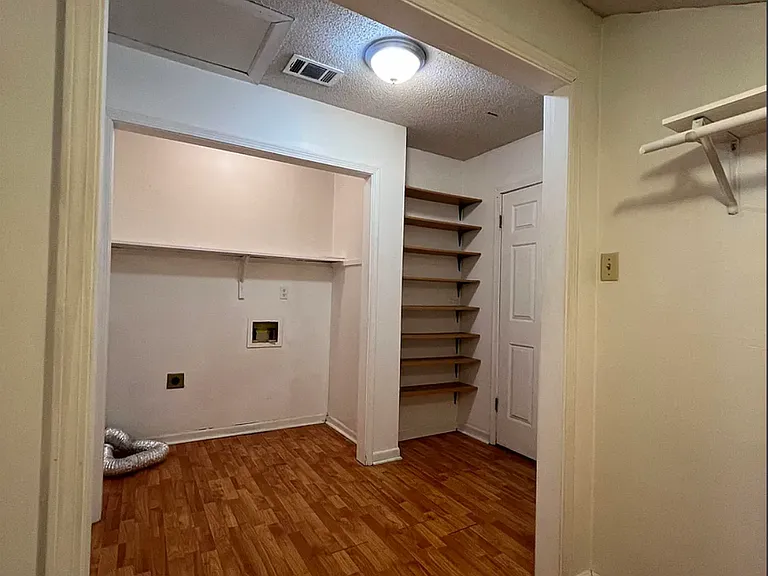 6765 Kirby Lawns Cv — Photo 14