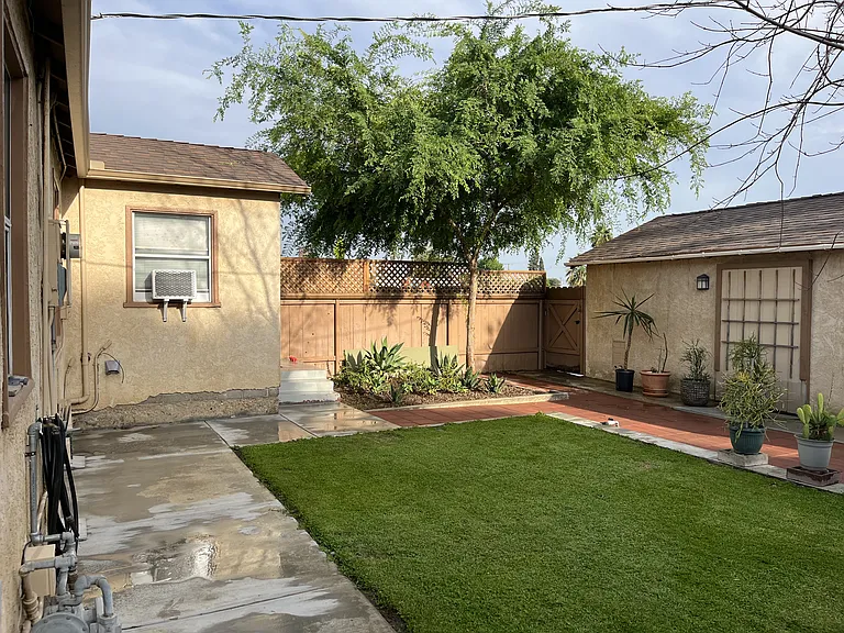 901 Castaic Ave — Photo 15