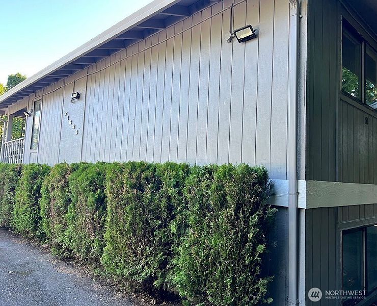 5th image of 21623 30th Avenue S