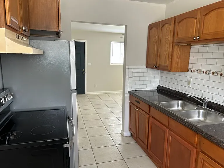 6814 Tinkerbell Ln — Photo 11