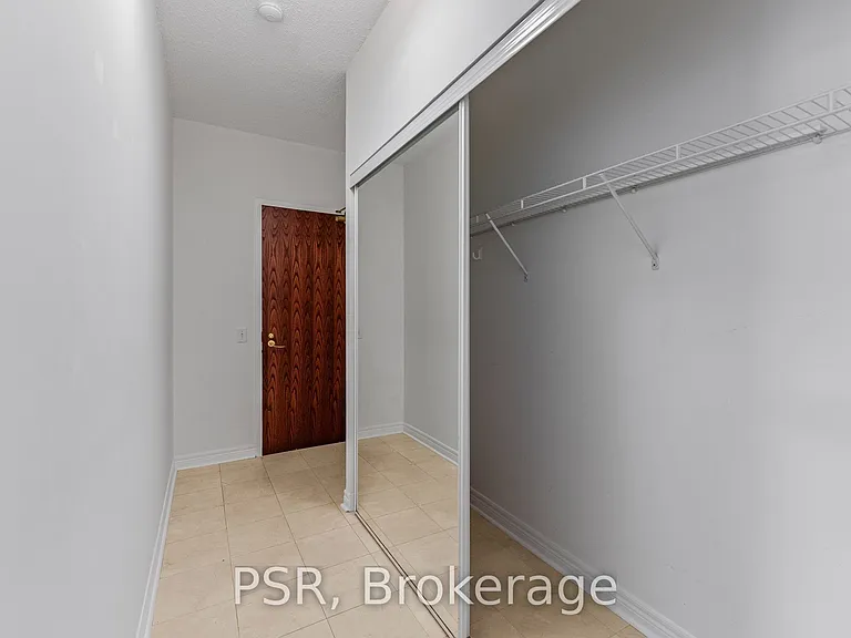 9 Boardwalk Dr #423 — Photo 9