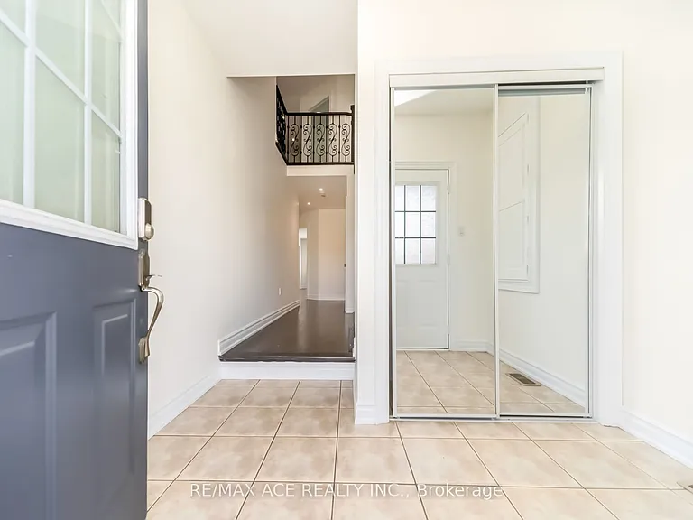 86 Treasure Dr #MAIN — Photo 5