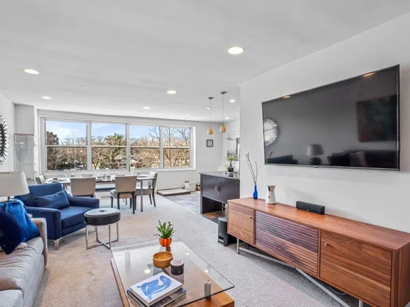 211-40 18 Avenue #4K, Bayside, NY 11360