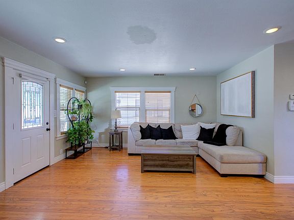 5th image of 2468 6th St