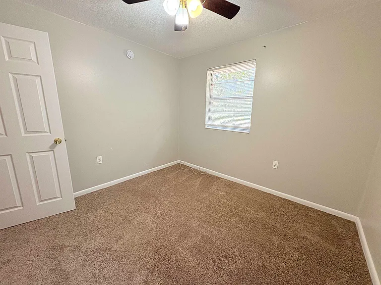 2922 Oakwood Dr — Photo 21