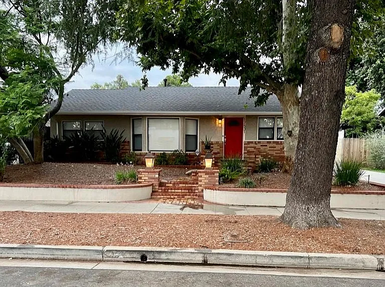 17531 Tribune St — Photo 1