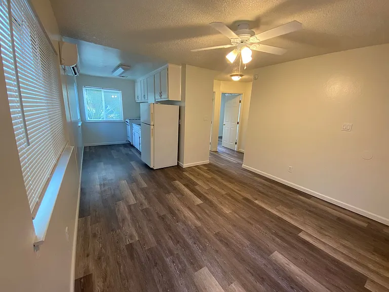 1165 Magnolia Ave — Photo 3