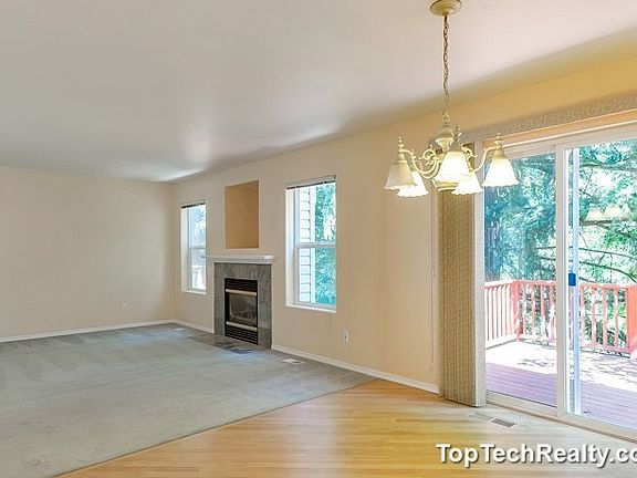 5th image of 134 NE Danbury Ave